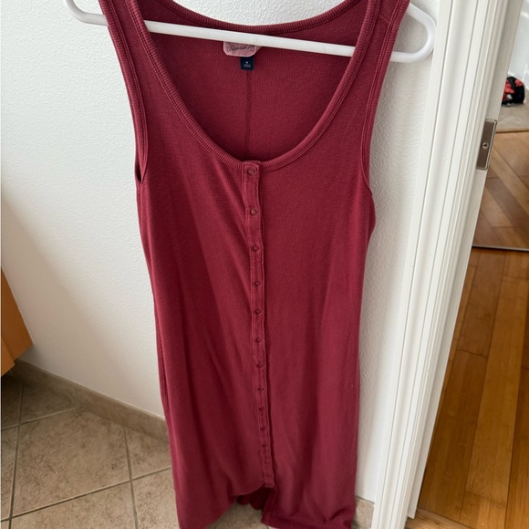 Universal Thread Burgundy Tank Top - Picture 1 of 8